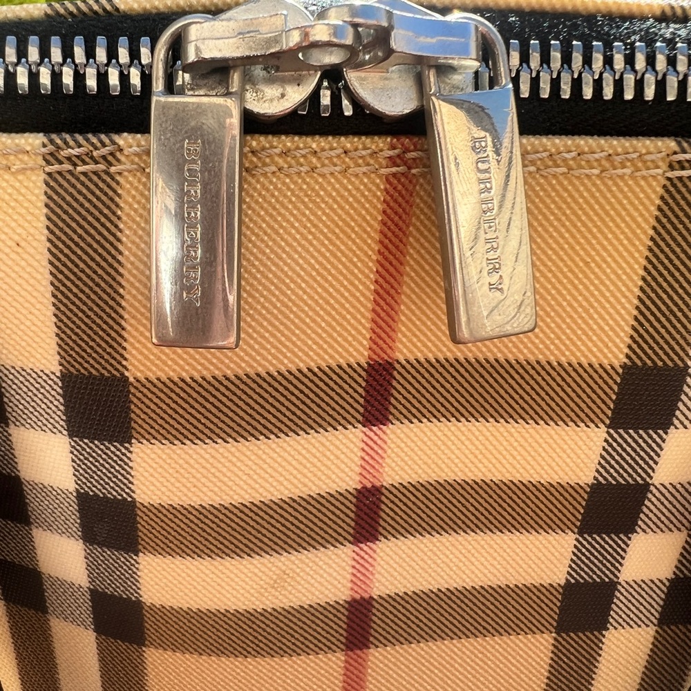 Burberry Beige Nova Check Satchel with Black Trim - Picture 3 of 12